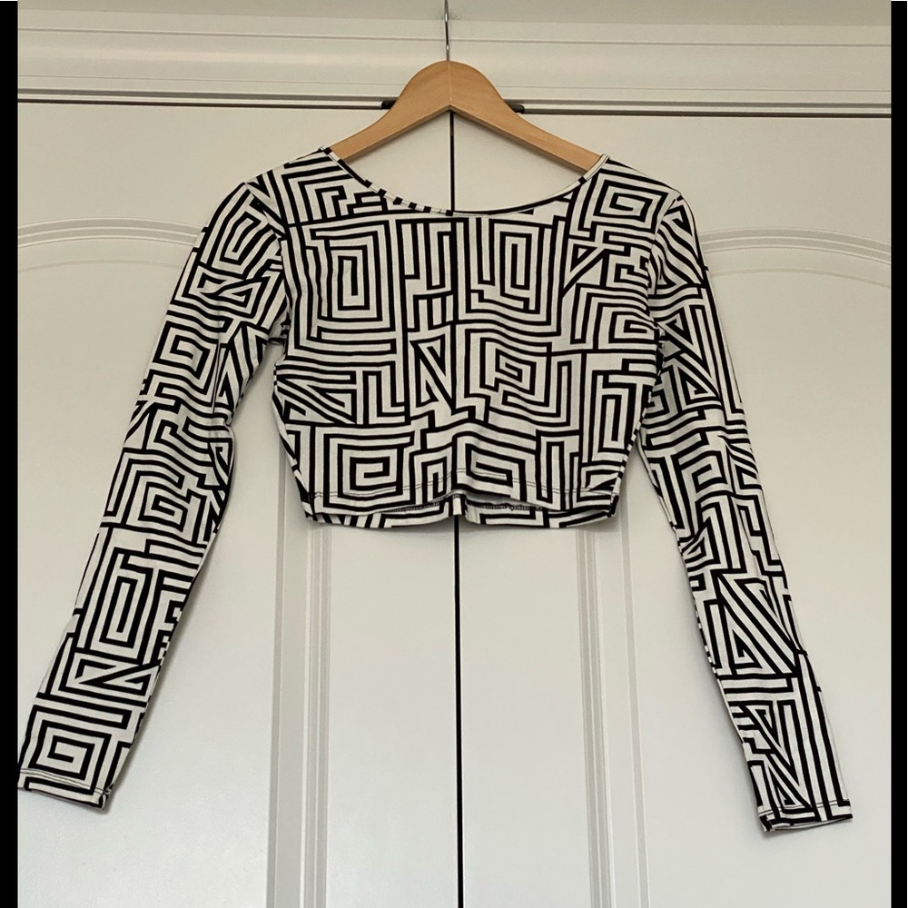 Forever 21 cropped geometric top